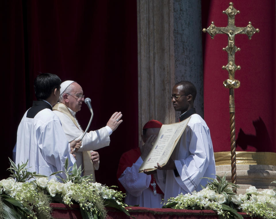 Vatican-20Apr2014-15