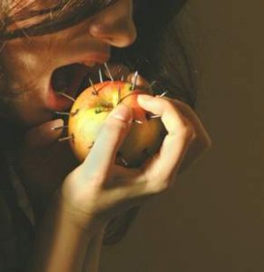 685tre-an-trai-cam-1