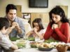 7 điều con cái của bạn sẽ học được trong những bữa ăn đều đặn của gia đình