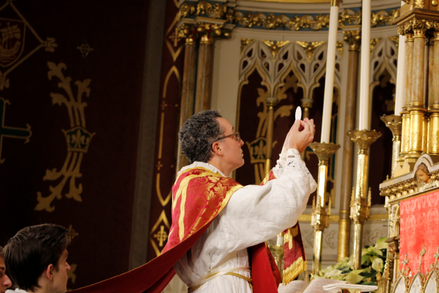 Phép màu Giáng Sinh: Cuộc hoán cải của thi hào Paul Claudel Fr. Michael Rennier saying Mass at St. Francis de Sales Oratory St. Louis MO